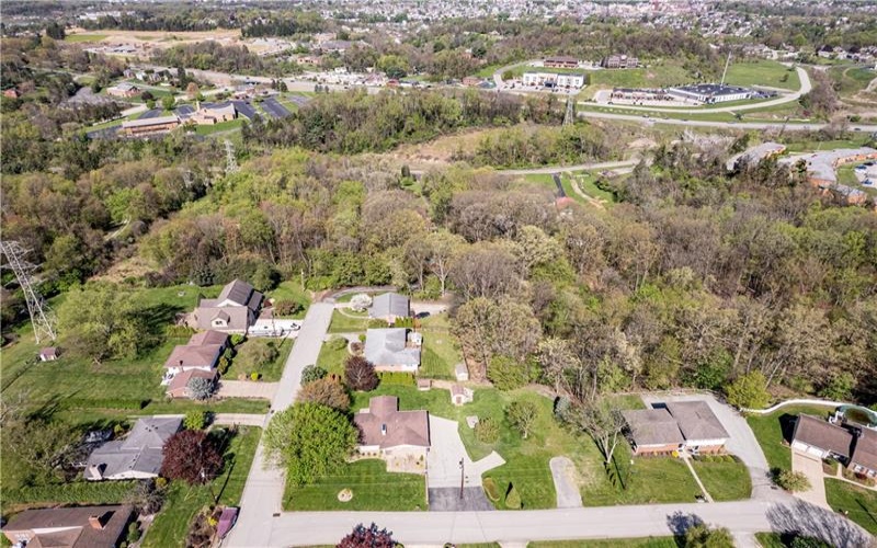 626 Woodburn Lane, Greensburg, 15601, 3 Bedrooms Bedrooms, 8 Rooms Rooms,2.1 BathroomsBathrooms,Residential,For Sale,Woodburn Lane,1700866