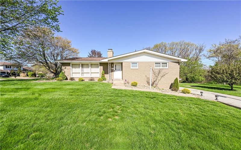 626 Woodburn Lane, Greensburg, 15601, 3 Bedrooms Bedrooms, 8 Rooms Rooms,2.1 BathroomsBathrooms,Residential,For Sale,Woodburn Lane,1700866