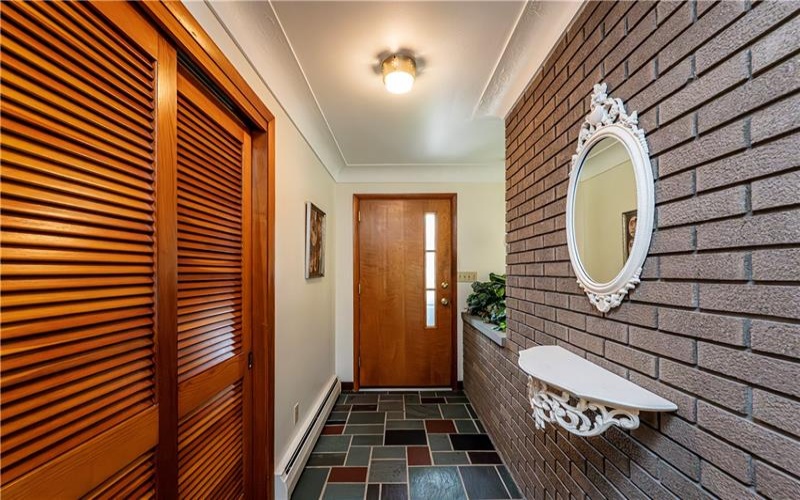 626 Woodburn Lane, Greensburg, 15601, 3 Bedrooms Bedrooms, 8 Rooms Rooms,2.1 BathroomsBathrooms,Residential,For Sale,Woodburn Lane,1700866