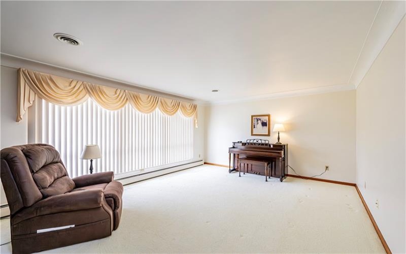 626 Woodburn Lane, Greensburg, 15601, 3 Bedrooms Bedrooms, 8 Rooms Rooms,2.1 BathroomsBathrooms,Residential,For Sale,Woodburn Lane,1700866
