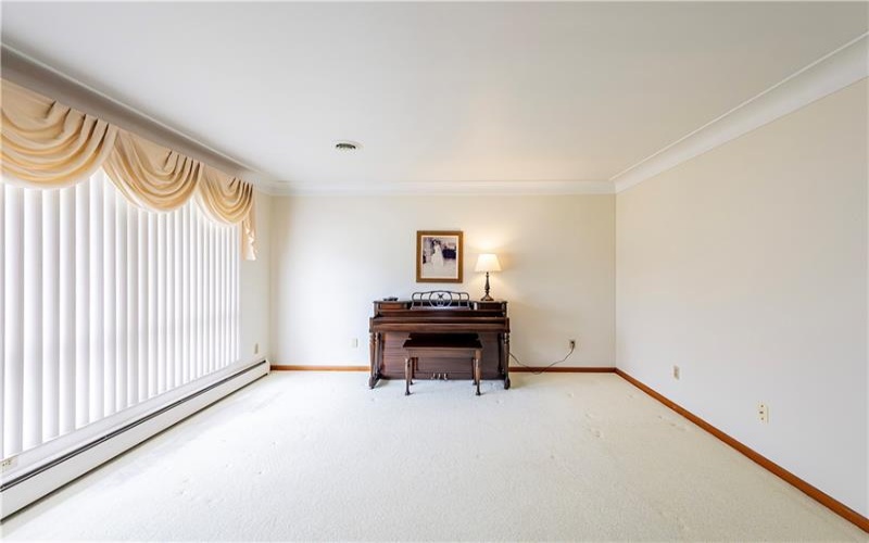 626 Woodburn Lane, Greensburg, 15601, 3 Bedrooms Bedrooms, 8 Rooms Rooms,2.1 BathroomsBathrooms,Residential,For Sale,Woodburn Lane,1700866