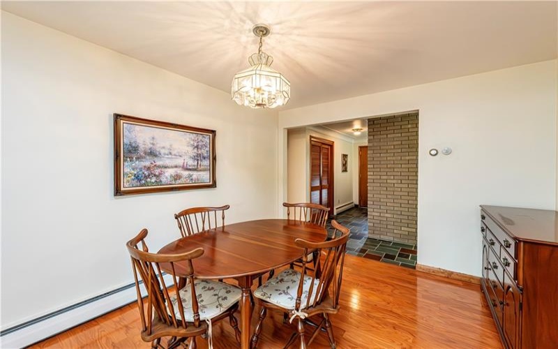 626 Woodburn Lane, Greensburg, 15601, 3 Bedrooms Bedrooms, 8 Rooms Rooms,2.1 BathroomsBathrooms,Residential,For Sale,Woodburn Lane,1700866