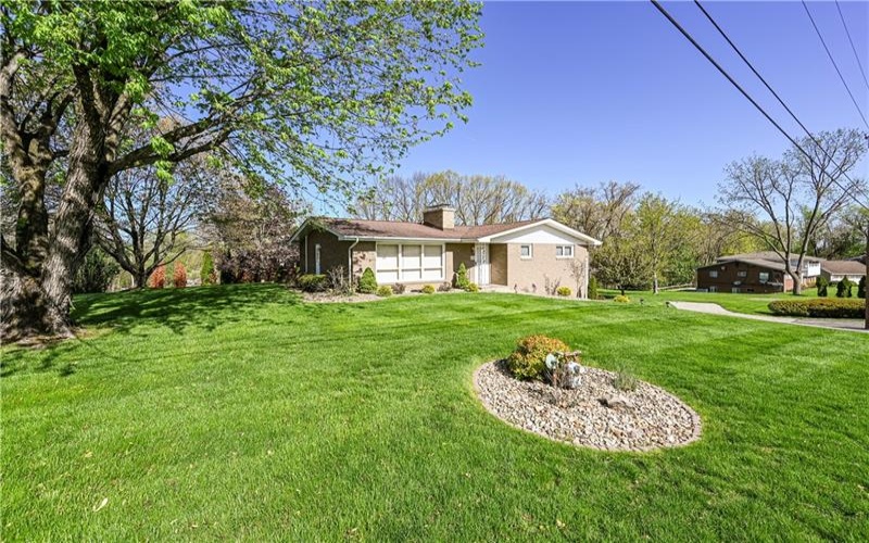 626 Woodburn Lane, Greensburg, 15601, 3 Bedrooms Bedrooms, 8 Rooms Rooms,2.1 BathroomsBathrooms,Residential,For Sale,Woodburn Lane,1700866