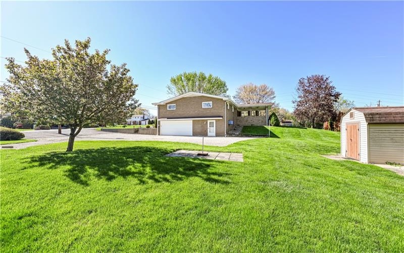 626 Woodburn Lane, Greensburg, 15601, 3 Bedrooms Bedrooms, 8 Rooms Rooms,2.1 BathroomsBathrooms,Residential,For Sale,Woodburn Lane,1700866