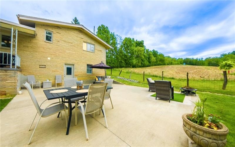 517 Cemetery, Perryopolis, 15473, 3 Bedrooms Bedrooms, 8 Rooms Rooms,2 BathroomsBathrooms,Residential,For Sale,Cemetery,1700967
