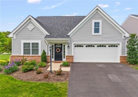 149 Shoreline Drive, McMurray, 15317, 3 Bedrooms Bedrooms, 9 Rooms Rooms,3 BathroomsBathrooms,Residential,For Sale,Shoreline Drive,1701019