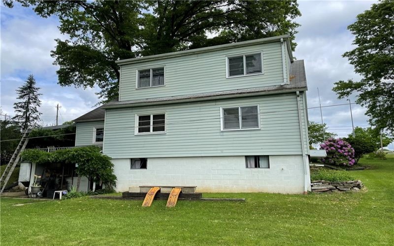 173 PENNSYLVANIA AVE, New Stanton, 15672, 3 Bedrooms Bedrooms, 6 Rooms Rooms,1 BathroomBathrooms,Residential,For Sale,PENNSYLVANIA AVE,1701105