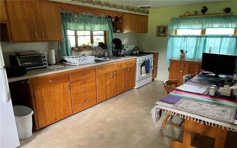 173 PENNSYLVANIA AVE, New Stanton, 15672, 3 Bedrooms Bedrooms, 6 Rooms Rooms,1 BathroomBathrooms,Residential,For Sale,PENNSYLVANIA AVE,1701105