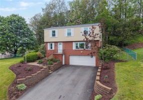 215 Edgewood Dr, Canonsburg, 15317, 4 Bedrooms Bedrooms, 9 Rooms Rooms,2.1 BathroomsBathrooms,Residential,For Sale,Edgewood Dr,1701117