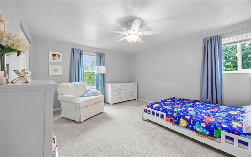 215 Edgewood Dr, Canonsburg, 15317, 4 Bedrooms Bedrooms, 9 Rooms Rooms,2.1 BathroomsBathrooms,Residential,For Sale,Edgewood Dr,1701117