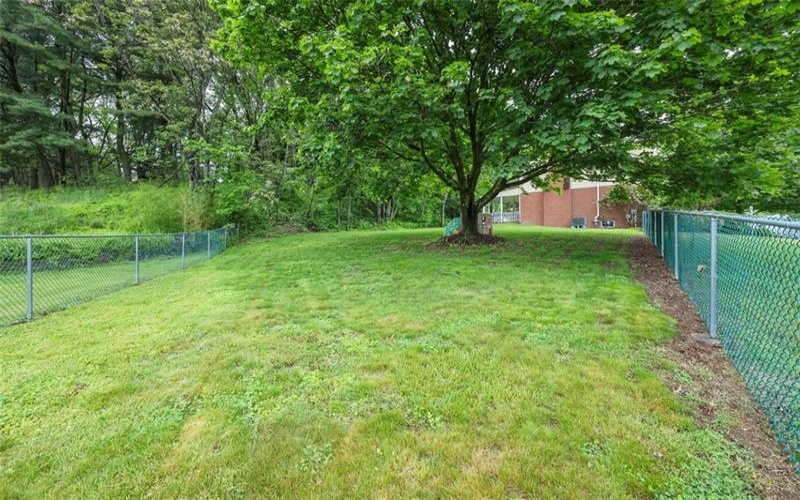 215 Edgewood Dr, Canonsburg, 15317, 4 Bedrooms Bedrooms, 9 Rooms Rooms,2.1 BathroomsBathrooms,Residential,For Sale,Edgewood Dr,1701117
