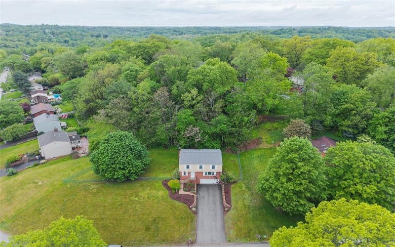 215 Edgewood Dr, Canonsburg, 15317, 4 Bedrooms Bedrooms, 9 Rooms Rooms,2.1 BathroomsBathrooms,Residential,For Sale,Edgewood Dr,1701117