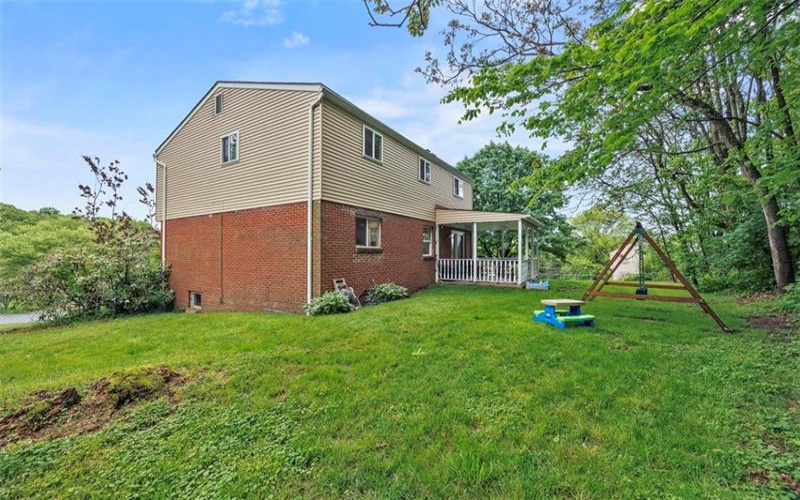 215 Edgewood Dr, Canonsburg, 15317, 4 Bedrooms Bedrooms, 9 Rooms Rooms,2.1 BathroomsBathrooms,Residential,For Sale,Edgewood Dr,1701117
