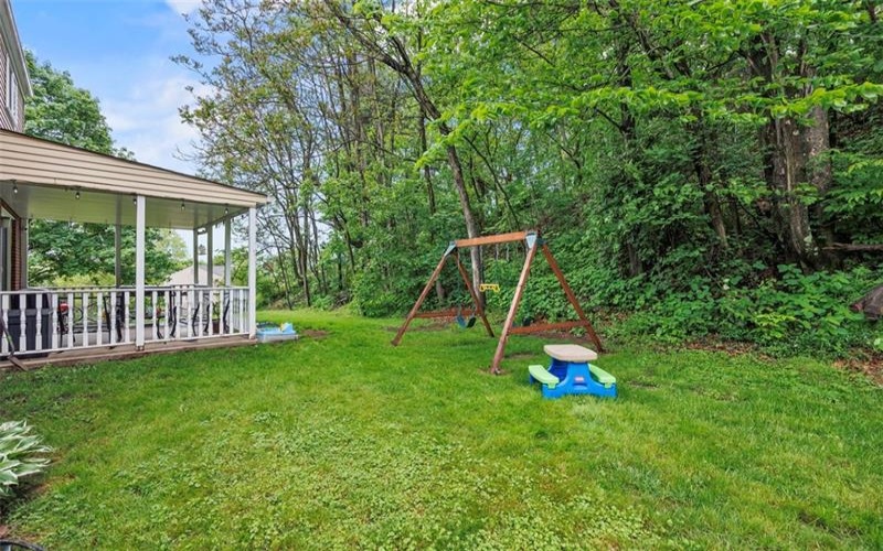 215 Edgewood Dr, Canonsburg, 15317, 4 Bedrooms Bedrooms, 9 Rooms Rooms,2.1 BathroomsBathrooms,Residential,For Sale,Edgewood Dr,1701117