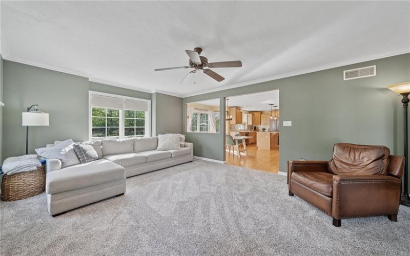 430 Southfield Dr, Greensburg, 15601, 4 Bedrooms Bedrooms, 11 Rooms Rooms,3.1 BathroomsBathrooms,Residential,For Sale,Southfield Dr,1701122