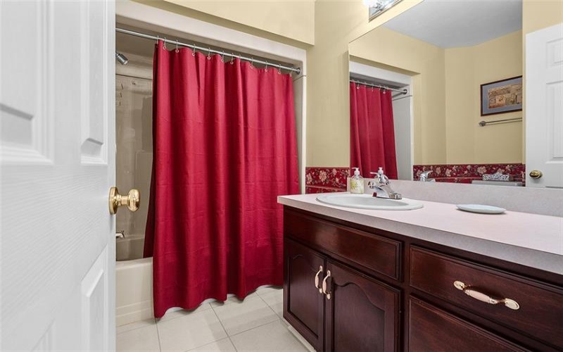 103 Boxwood Court, McMurray, 15317, 2 Bedrooms Bedrooms, 10 Rooms Rooms,2.2 BathroomsBathrooms,Residential,For Sale,Boxwood Court,1701151