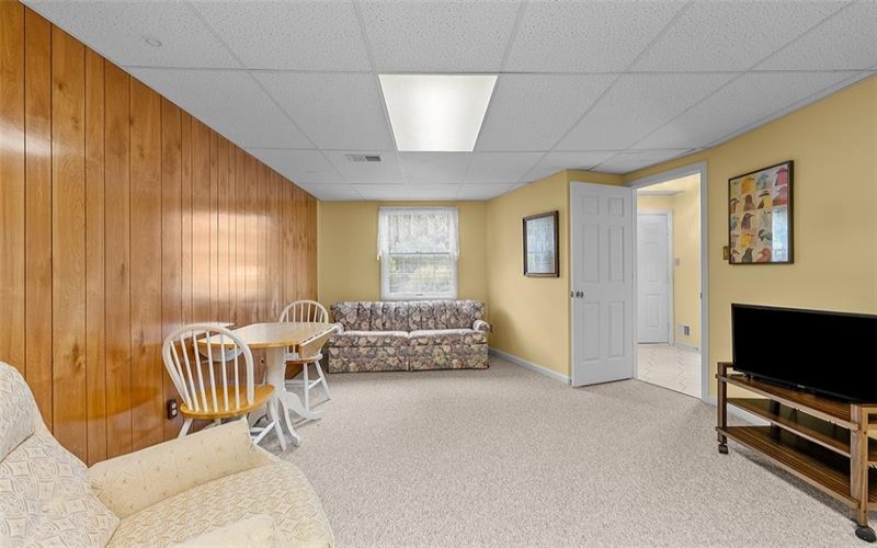 103 Boxwood Court, McMurray, 15317, 2 Bedrooms Bedrooms, 10 Rooms Rooms,2.2 BathroomsBathrooms,Residential,For Sale,Boxwood Court,1701151