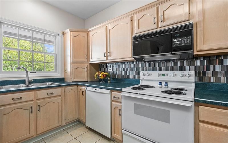103 Boxwood Court, McMurray, 15317, 2 Bedrooms Bedrooms, 10 Rooms Rooms,2.2 BathroomsBathrooms,Residential,For Sale,Boxwood Court,1701151