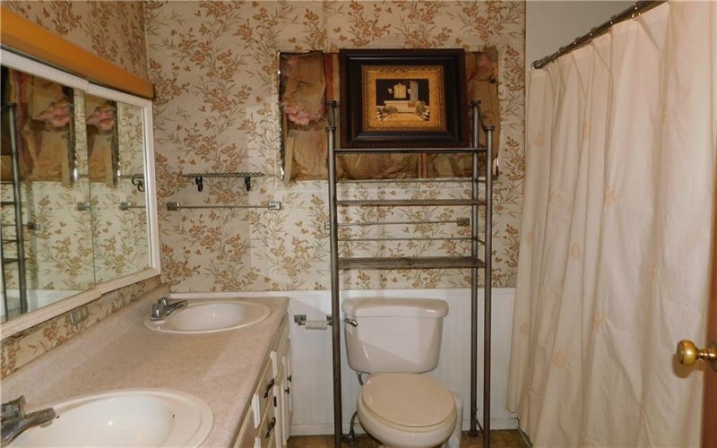 110 Holbert Stretch Road, Dilliner, 15327, 4 Bedrooms Bedrooms, 8 Rooms Rooms,1 BathroomBathrooms,Residential,For Sale,Holbert Stretch Road,1701156