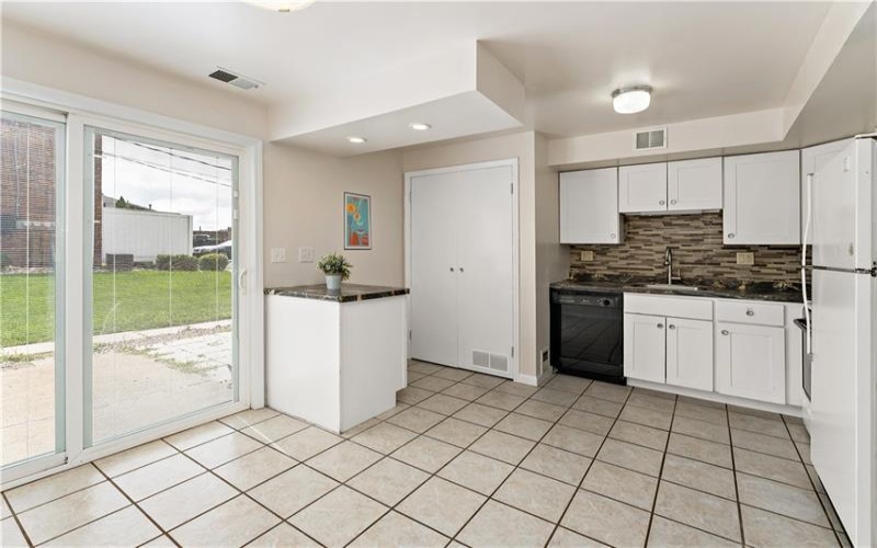 195 Fairhaven Drive, New Kensington, 15068, 2 Bedrooms Bedrooms, ,1.1 BathroomsBathrooms,Residential,For Sale,Fairhaven Drive,1701181
