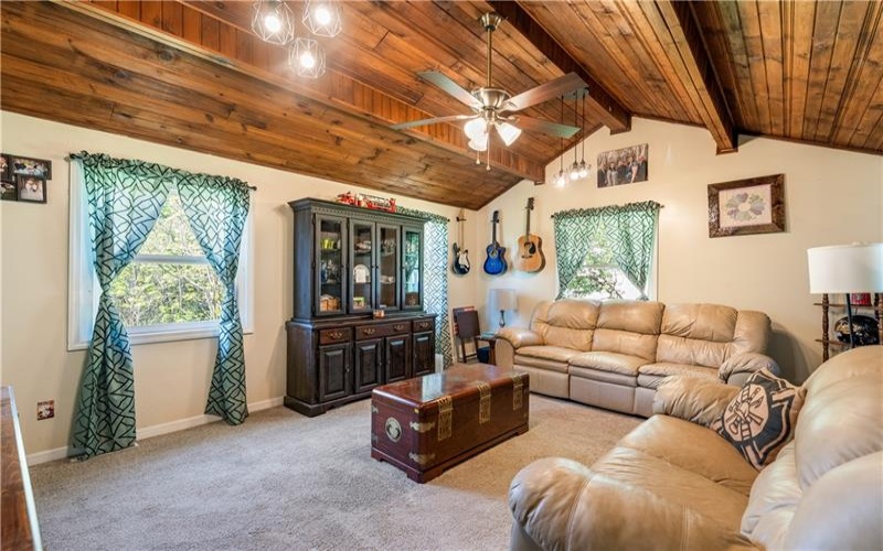768 State Route 31, Ruffs Dale, 15679, 2 Bedrooms Bedrooms, 6 Rooms Rooms,2 BathroomsBathrooms,Residential,For Sale,State Route 31,1701186
