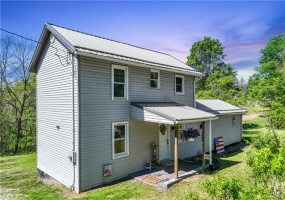 768 State Route 31, Ruffs Dale, 15679, 2 Bedrooms Bedrooms, 6 Rooms Rooms,2 BathroomsBathrooms,Residential,For Sale,State Route 31,1701186