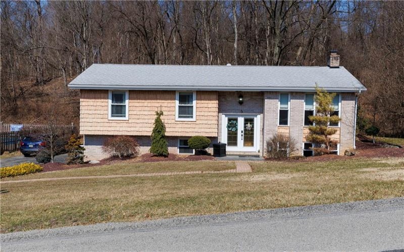 5 Wesley St, Charleroi, 15022, 4 Bedrooms Bedrooms, 10 Rooms Rooms,2.1 BathroomsBathrooms,Residential,For Sale,Wesley St,1692472