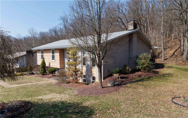 5 Wesley St, Charleroi, 15022, 4 Bedrooms Bedrooms, 10 Rooms Rooms,2.1 BathroomsBathrooms,Residential,For Sale,Wesley St,1692472