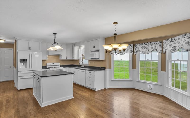 2002 Ridge Road, Jeannette, 15644, 4 Bedrooms Bedrooms, 11 Rooms Rooms,2.2 BathroomsBathrooms,Residential,For Sale,Ridge Road,1700970