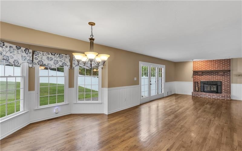 2002 Ridge Road, Jeannette, 15644, 4 Bedrooms Bedrooms, 11 Rooms Rooms,2.2 BathroomsBathrooms,Residential,For Sale,Ridge Road,1700970