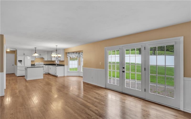 2002 Ridge Road, Jeannette, 15644, 4 Bedrooms Bedrooms, 11 Rooms Rooms,2.2 BathroomsBathrooms,Residential,For Sale,Ridge Road,1700970