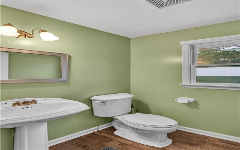 2002 Ridge Road, Jeannette, 15644, 4 Bedrooms Bedrooms, 11 Rooms Rooms,2.2 BathroomsBathrooms,Residential,For Sale,Ridge Road,1700970