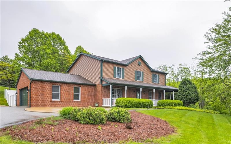 2002 Ridge Road, Jeannette, 15644, 4 Bedrooms Bedrooms, 11 Rooms Rooms,2.2 BathroomsBathrooms,Residential,For Sale,Ridge Road,1700970