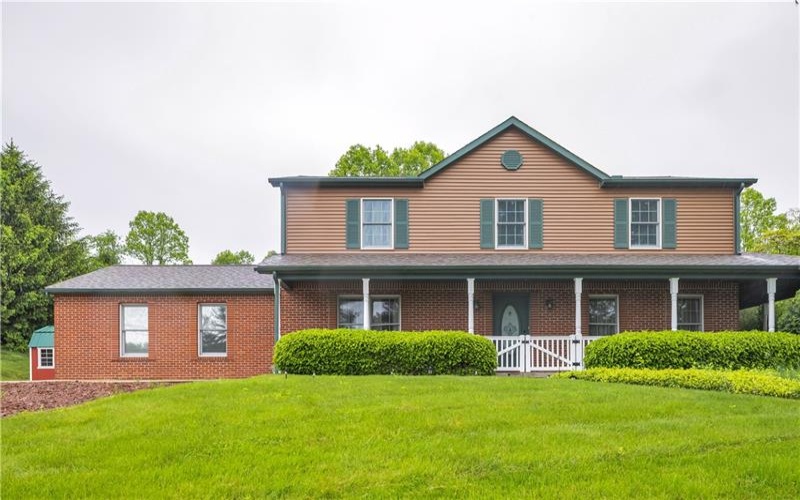 2002 Ridge Road, Jeannette, 15644, 4 Bedrooms Bedrooms, 11 Rooms Rooms,2.2 BathroomsBathrooms,Residential,For Sale,Ridge Road,1700970