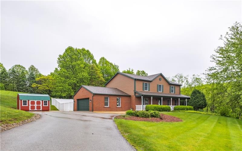 2002 Ridge Road, Jeannette, 15644, 4 Bedrooms Bedrooms, 11 Rooms Rooms,2.2 BathroomsBathrooms,Residential,For Sale,Ridge Road,1700970