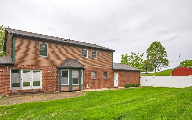 2002 Ridge Road, Jeannette, 15644, 4 Bedrooms Bedrooms, 11 Rooms Rooms,2.2 BathroomsBathrooms,Residential,For Sale,Ridge Road,1700970