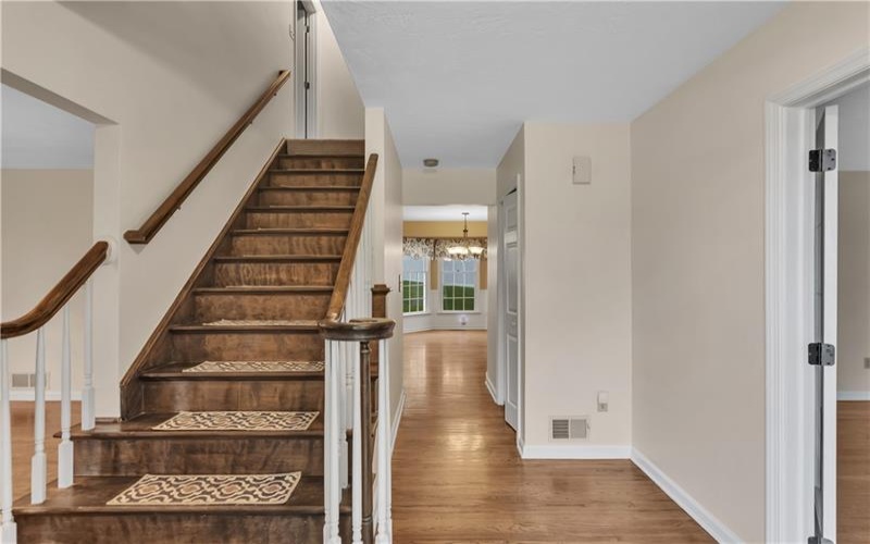 2002 Ridge Road, Jeannette, 15644, 4 Bedrooms Bedrooms, 11 Rooms Rooms,2.2 BathroomsBathrooms,Residential,For Sale,Ridge Road,1700970