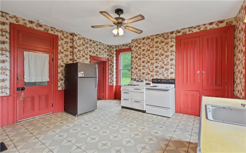 1002 Main Street, West Newton, 15089, 4 Bedrooms Bedrooms, ,2 BathroomsBathrooms,Residential,For Sale,Main Street,1700974