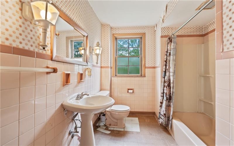 1002 Main Street, West Newton, 15089, 4 Bedrooms Bedrooms, ,2 BathroomsBathrooms,Residential,For Sale,Main Street,1700974