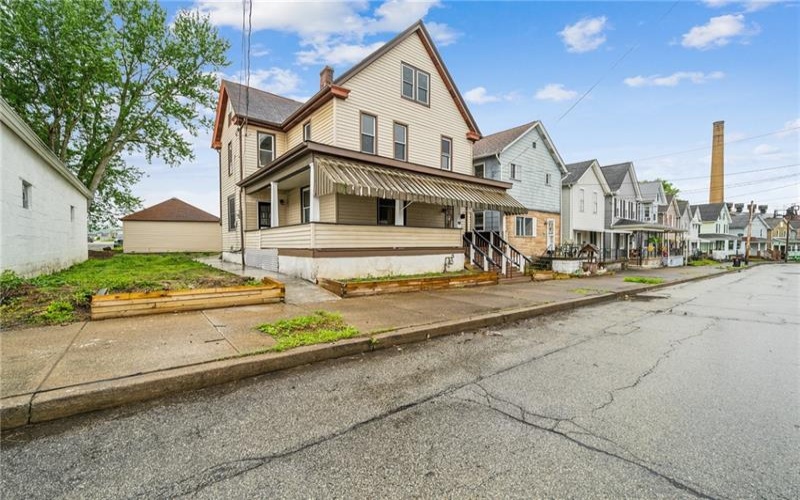 241 Gertrude St, Latrobe, 15650, 4 Bedrooms Bedrooms, 9 Rooms Rooms,2.1 BathroomsBathrooms,Residential,For Sale,Gertrude St,1701058