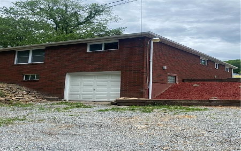 348 Smithfield Masontown Rd, Smithfield, 15478, 3 Bedrooms Bedrooms, ,2 BathroomsBathrooms,Residential,For Sale,Smithfield Masontown Rd,1701060