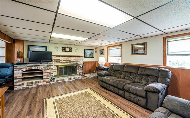 204 FOSTERVILLE, GREENSBURG, 15601, 3 Bedrooms Bedrooms, 10 Rooms Rooms,1.1 BathroomsBathrooms,Residential,For Sale,FOSTERVILLE,1701109