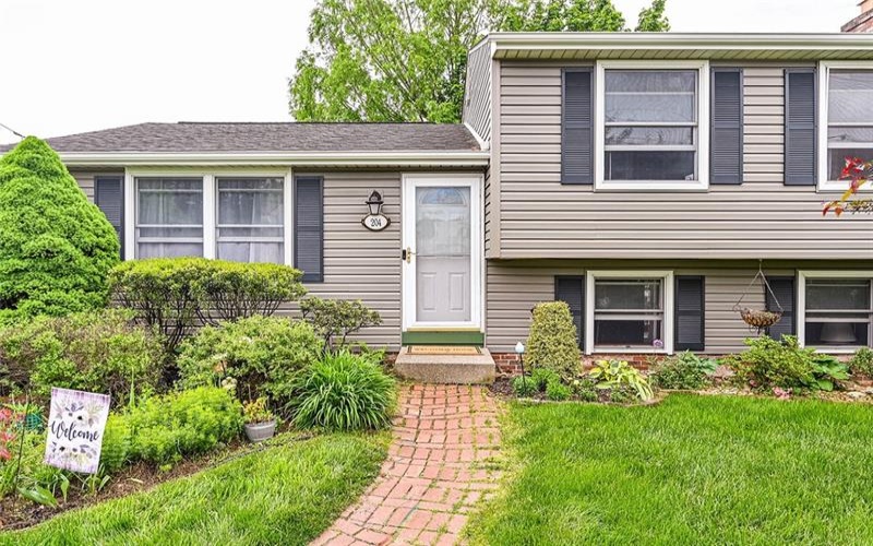 204 FOSTERVILLE, GREENSBURG, 15601, 3 Bedrooms Bedrooms, 10 Rooms Rooms,1.1 BathroomsBathrooms,Residential,For Sale,FOSTERVILLE,1701109