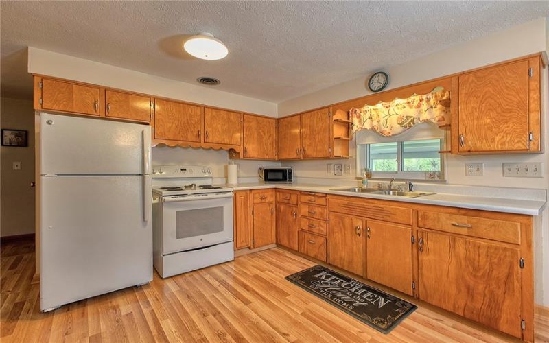 1035 Frye Road, Jeannette, 15644, 3 Bedrooms Bedrooms, 5 Rooms Rooms,1 BathroomBathrooms,Residential,For Sale,Frye Road,1701170