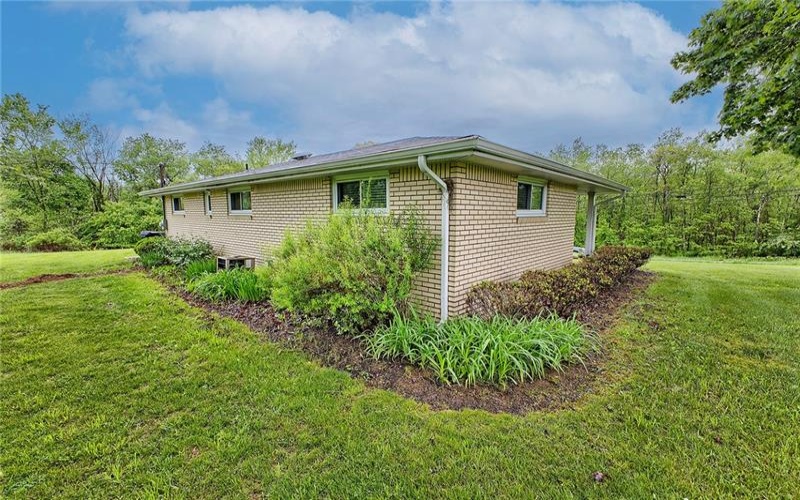 1035 Frye Road, Jeannette, 15644, 3 Bedrooms Bedrooms, 5 Rooms Rooms,1 BathroomBathrooms,Residential,For Sale,Frye Road,1701170