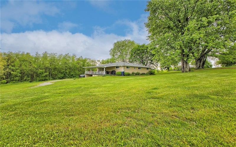 1035 Frye Road, Jeannette, 15644, 3 Bedrooms Bedrooms, 5 Rooms Rooms,1 BathroomBathrooms,Residential,For Sale,Frye Road,1701170