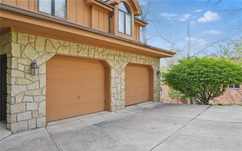 4616 WINDBROOK, Murrysville, 15668, 5 Bedrooms Bedrooms, 14 Rooms Rooms,4.1 BathroomsBathrooms,Residential,For Sale,WINDBROOK,1701196