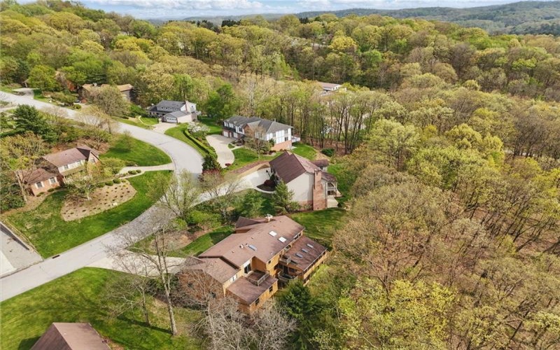 4616 WINDBROOK, Murrysville, 15668, 5 Bedrooms Bedrooms, 14 Rooms Rooms,4.1 BathroomsBathrooms,Residential,For Sale,WINDBROOK,1701196