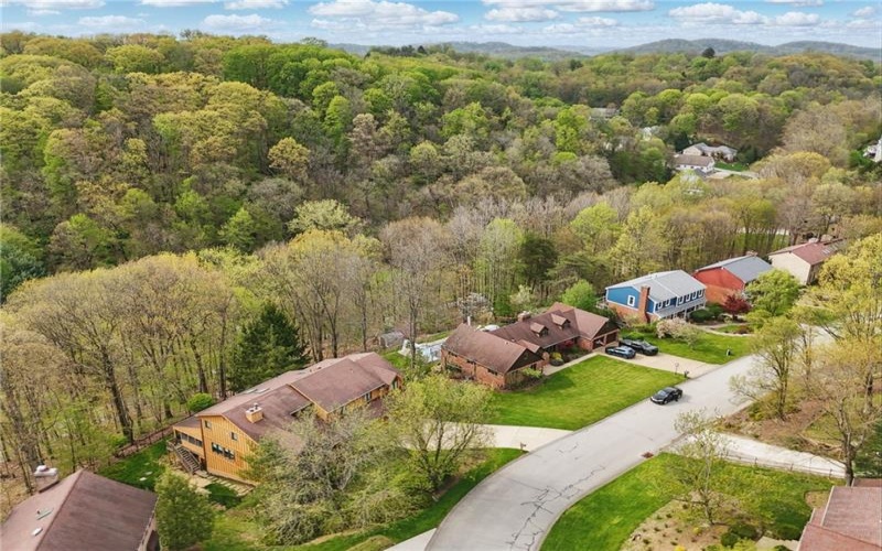 4616 WINDBROOK, Murrysville, 15668, 5 Bedrooms Bedrooms, 14 Rooms Rooms,4.1 BathroomsBathrooms,Residential,For Sale,WINDBROOK,1701196