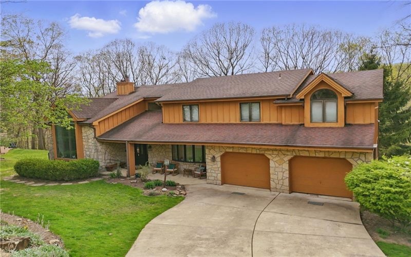 4616 WINDBROOK, Murrysville, 15668, 5 Bedrooms Bedrooms, 14 Rooms Rooms,4.1 BathroomsBathrooms,Residential,For Sale,WINDBROOK,1701196